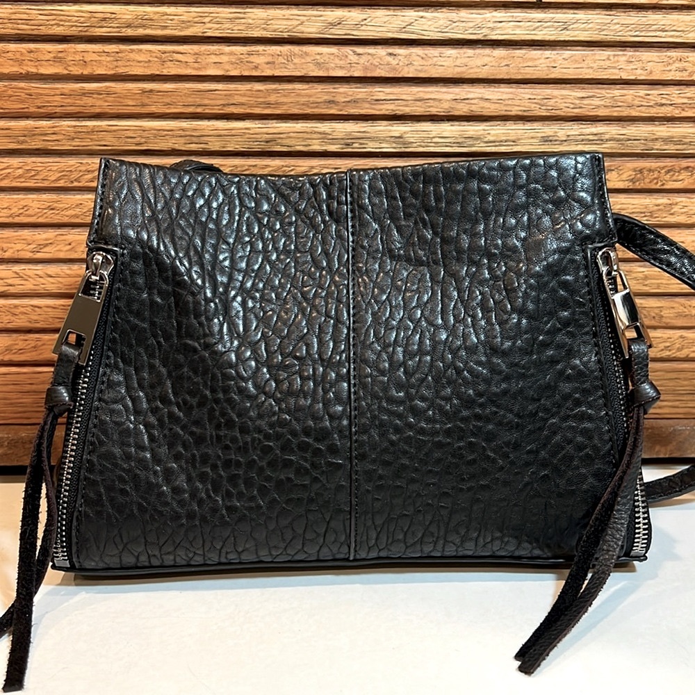 Vince Camuto black pebble leather lambskin crossbody / shoulder bag - Picture 4 of 17